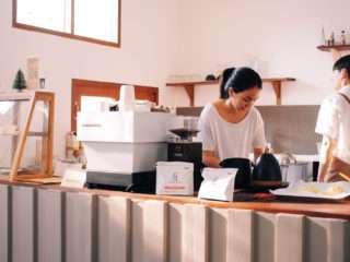 Orange Bliss Cafe แสงยามบ่าย ในวันที่หัวใจร้องหาความอบอุ่น