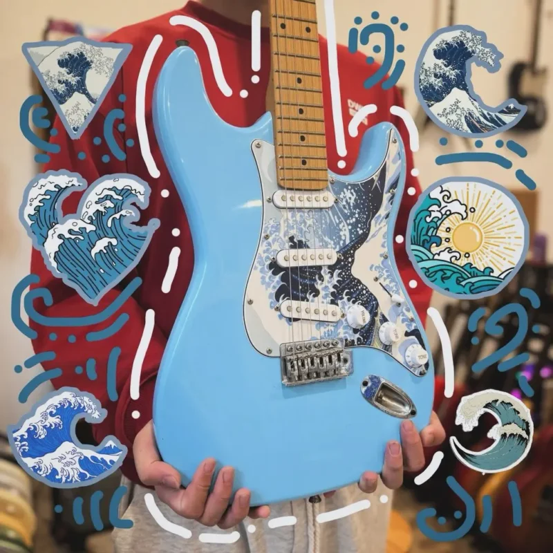 Custom guitar สีฟ้า ลาย The Great Wave ศิลปะญี่ปุ่น โดย G Pedal 2Hand