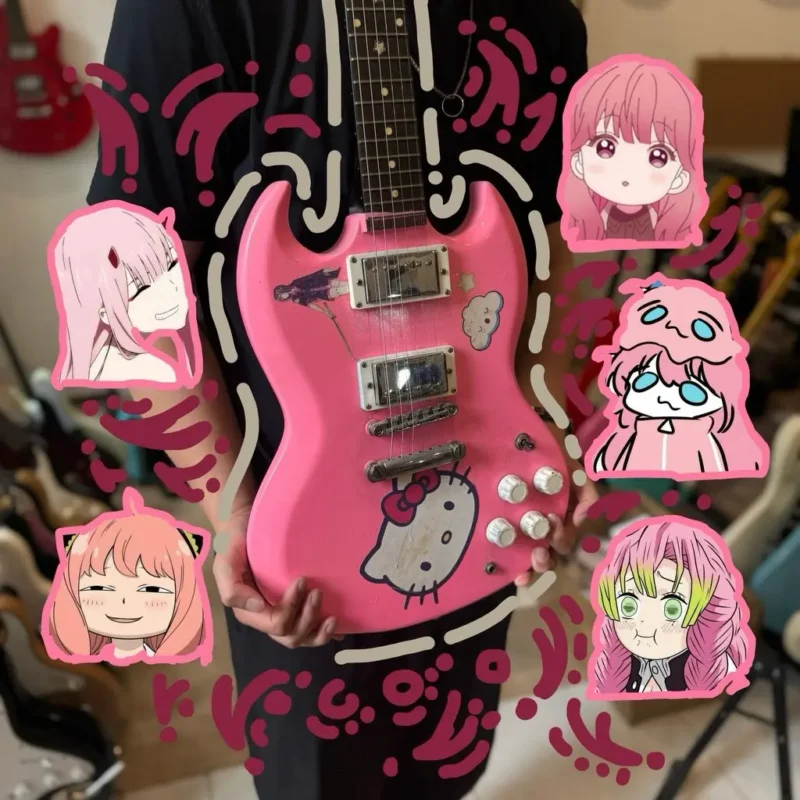 Custom guitar สีชมพูสด ลาย anime kawaii โดย G Pedal 2Hand