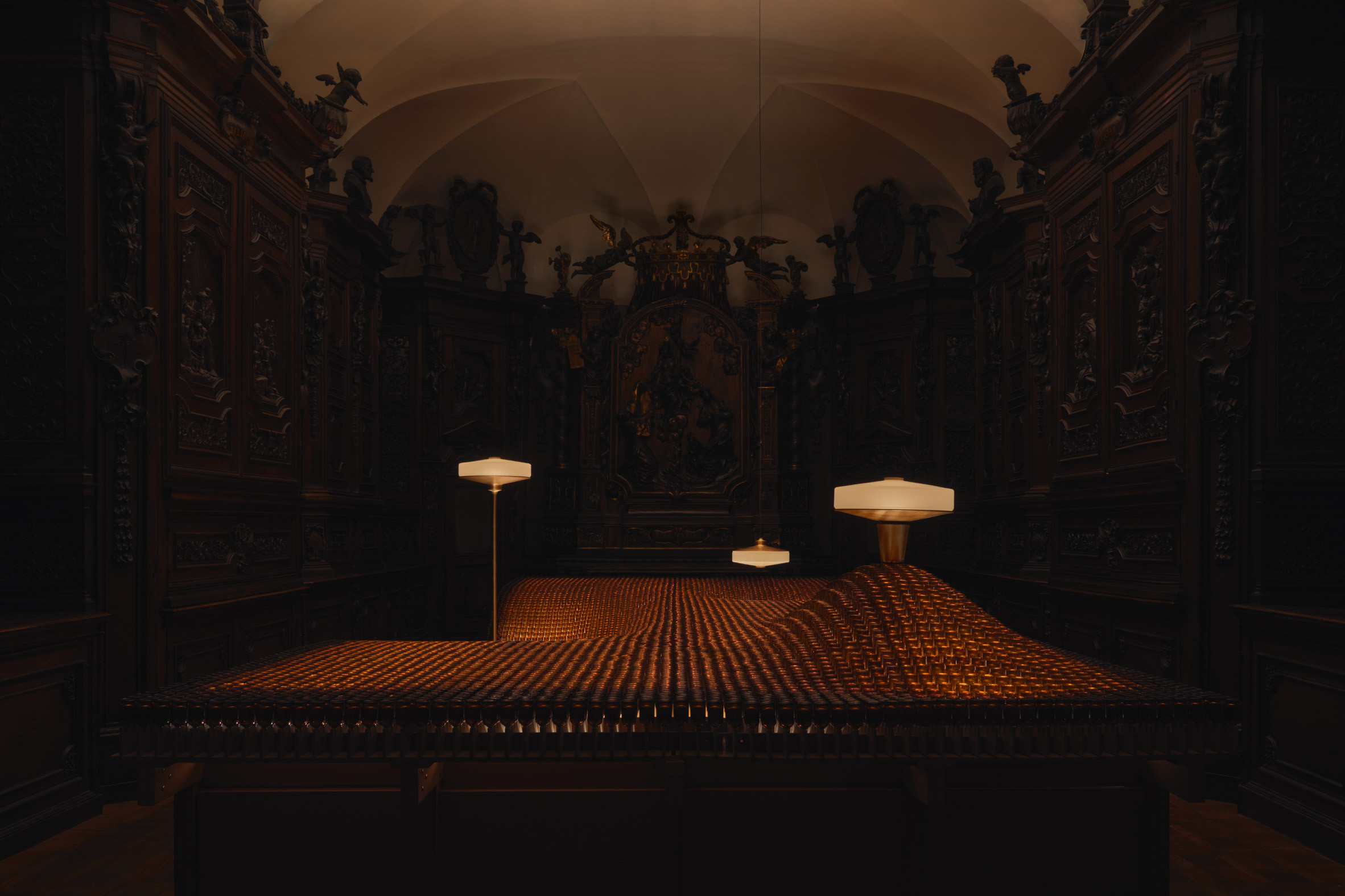 Aesop Aposē สามรูปแบบในห้อง sacristy ของ Chiesa del Carmine