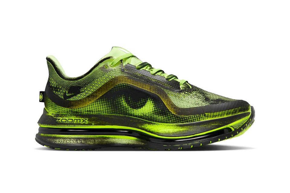 Melitta Baumeister x Nike Pegasus Premium Volt hand-painted detail