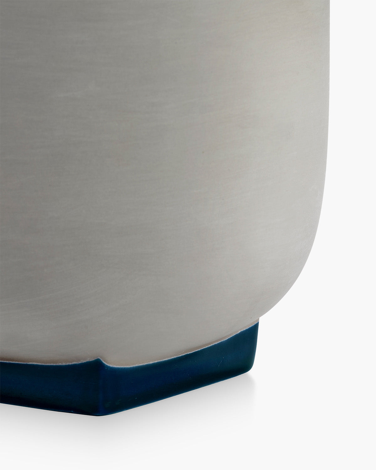 Rosamar flower pot detail - square base ceramic design