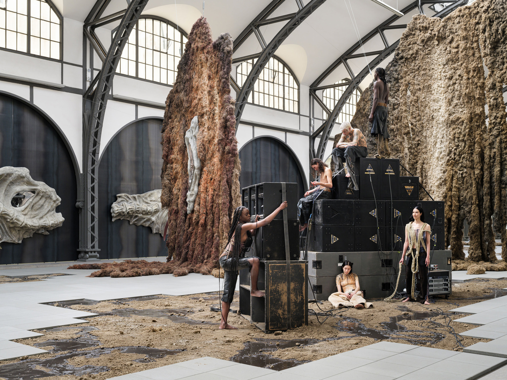 Embrace installation view — Klára Hosnedlová, Hamburger Bahnhof