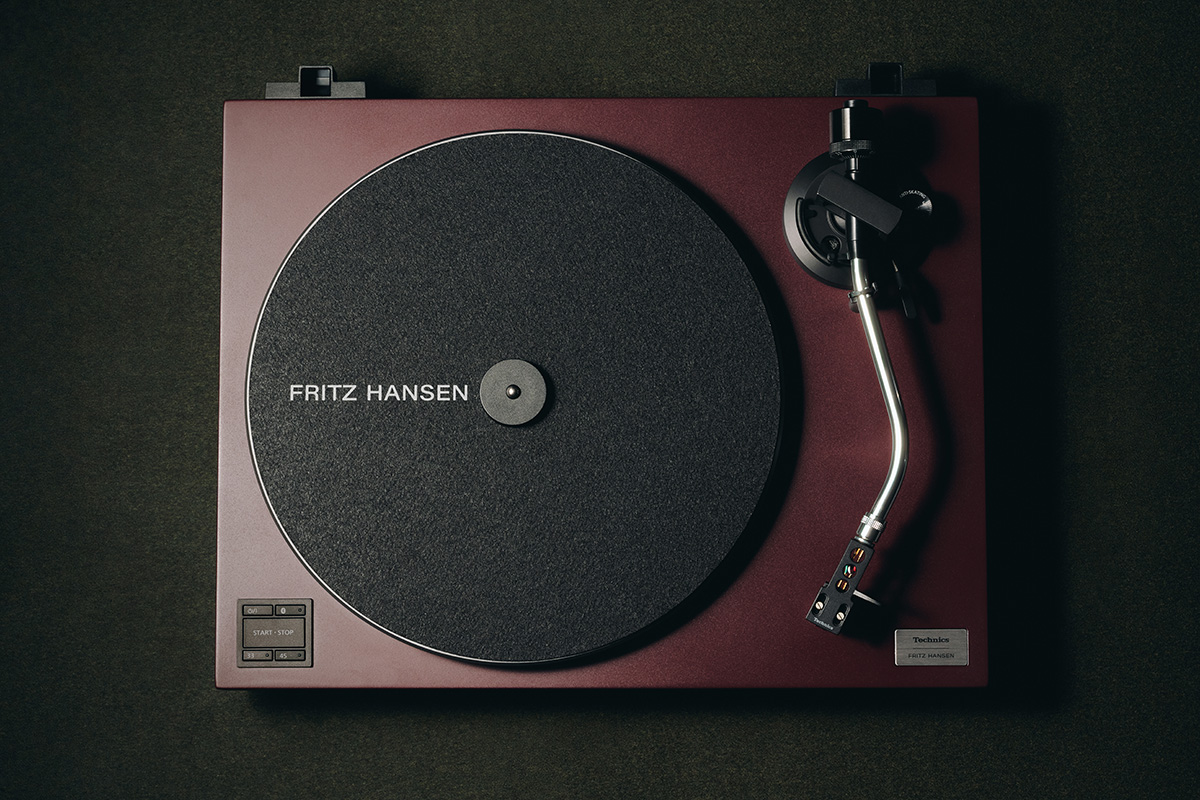 เครื่องเล่นแผ่นเสียง Technics SL-40CBT สีเบอร์กันดี