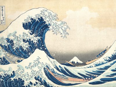 ภาพพิมพ์ The Great Wave off Kanagawa ของโฮกุไซ คลื่นยักษ์โค้งเหนือเรือกับภูเขาไฟฟูจิเล็กไกล